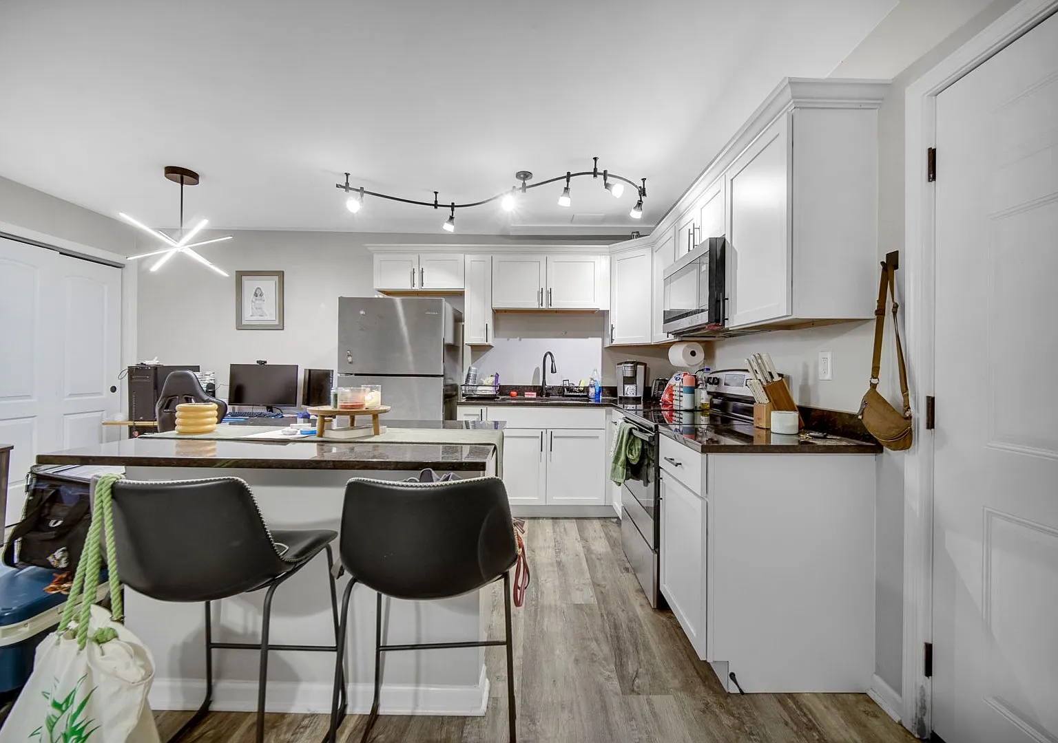 1 bed, 1.0 bath, 660 sqft, $1,295 — Photo 4