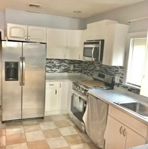 220 Pearl St #3 — Photo 6
