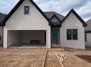 28 Mountain Brook Rd, Little Rock, AR 72223
