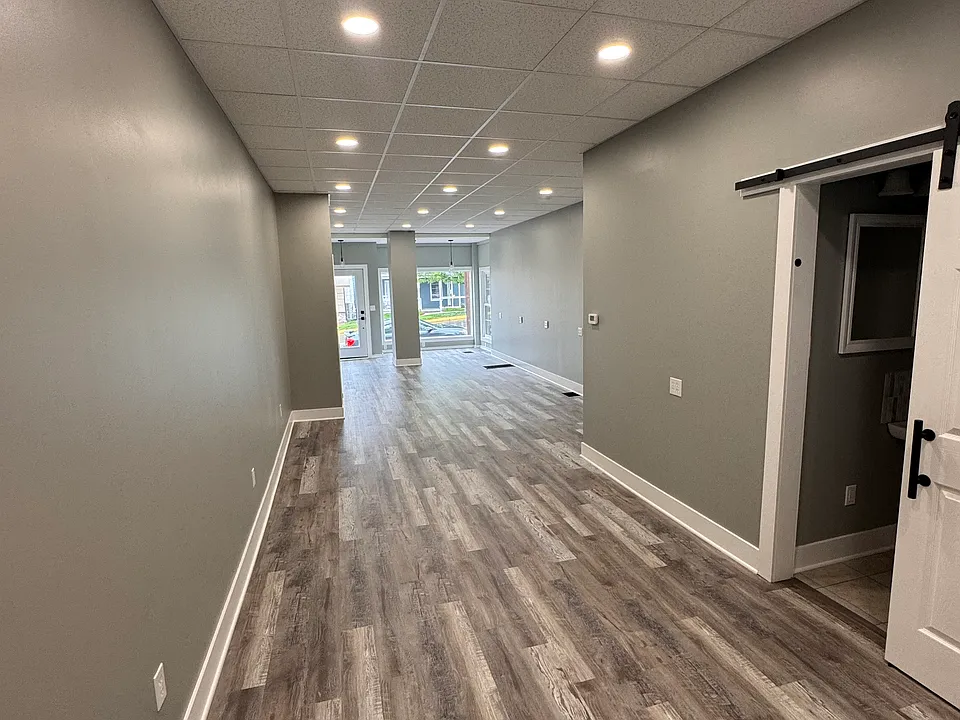 350 W Main St