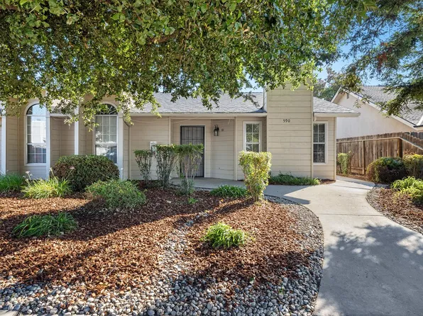 590 W Escalon Ave, Clovis, CA 93612