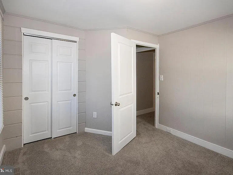 207 Somerset St — Photo 7