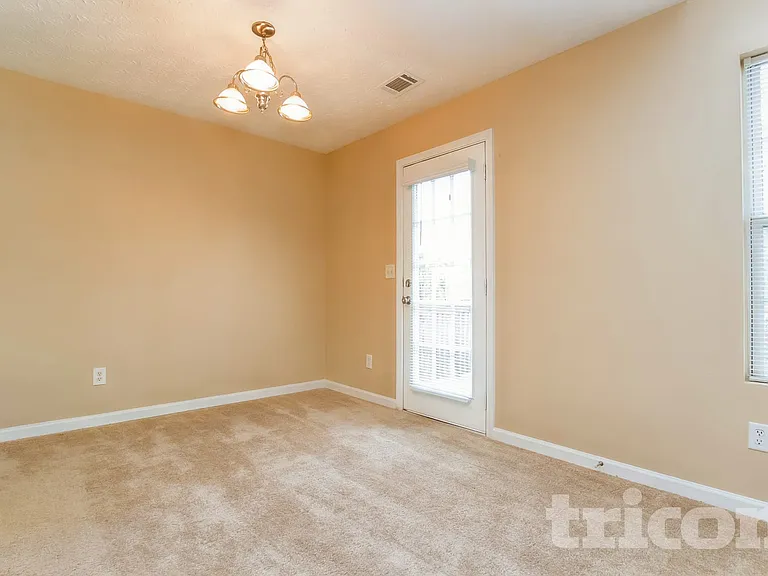 520 Gatewood Dr — Photo 4
