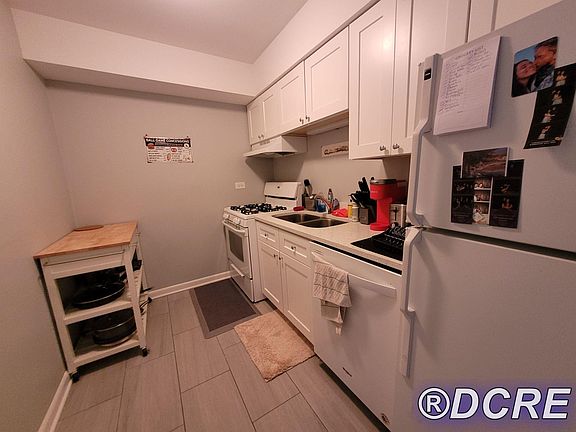 3rd image of 2827 N Cambridge Ave APT 507