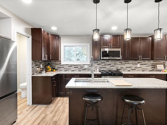 4th image of 53445 Bonvale Dr