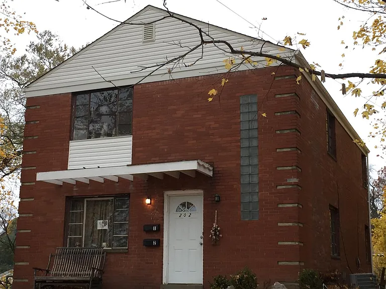 202 William St #2 — Photo 25