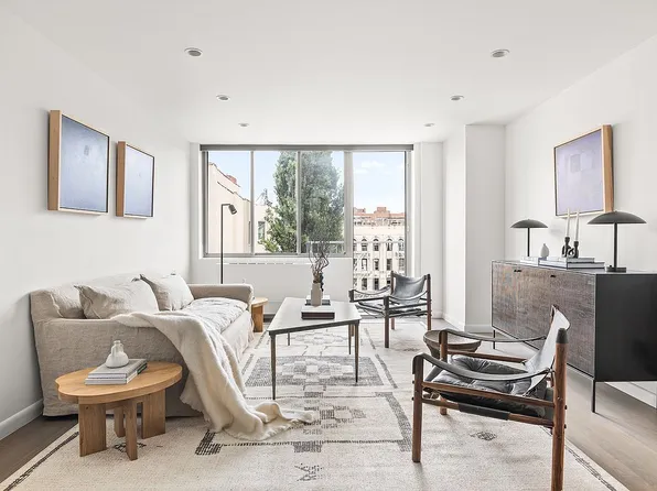 525 E 11th St #Pha, New York, NY 10009