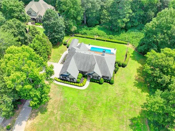 46 Riverview Dr, Dawsonville, GA 30534