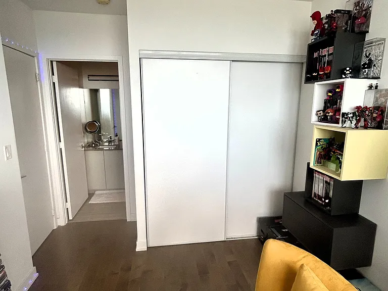 30 Ordnance St #2402 — Photo 20