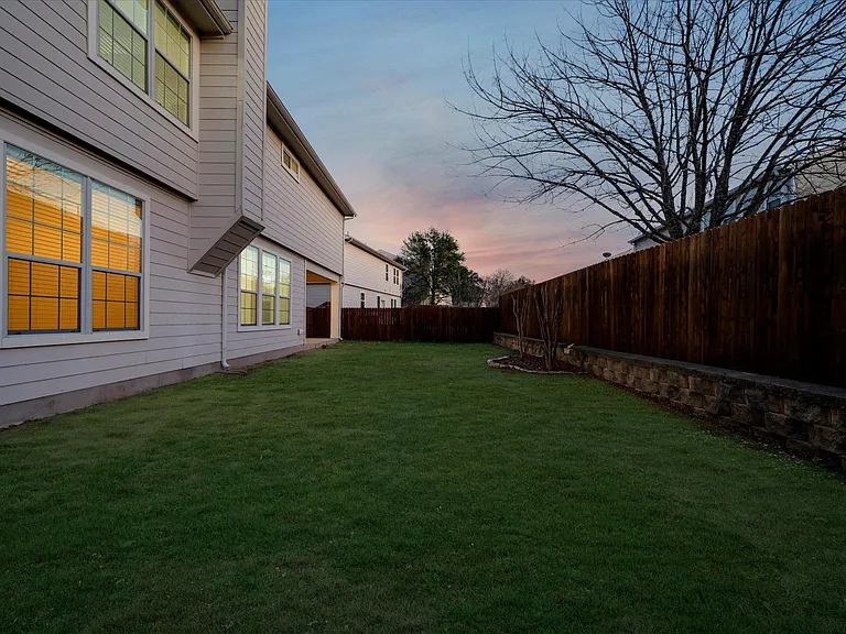 185 Hometown Pkwy — Photo 38