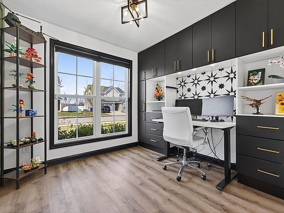 4th image of 121 Schroer Rd