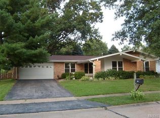 1382 White Orchard Ln, Saint Louis, MO