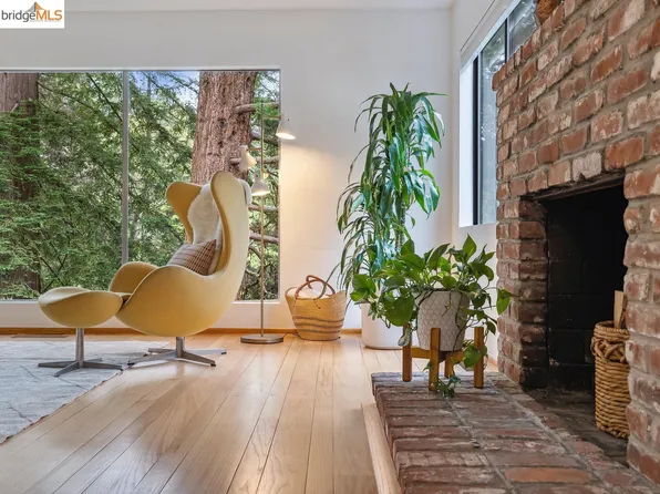 7158 Saroni Dr, Oakland, CA 94611