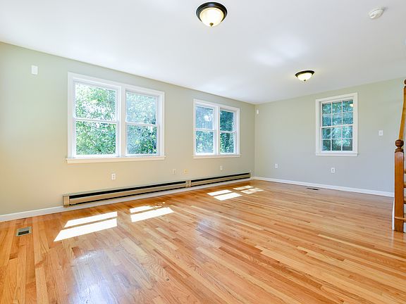 2nd image of 9 Old Sudbury Rd #9B