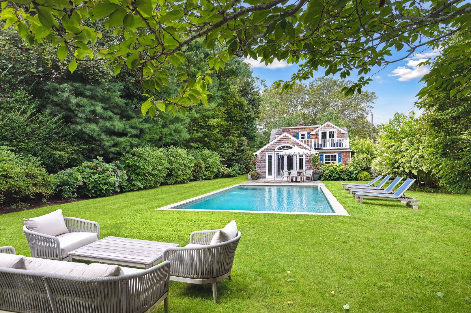  lush back yard