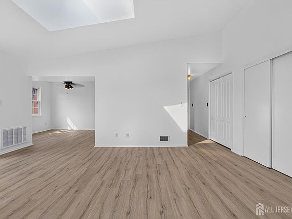 3rd image of 204 C Sierra Ct #2043