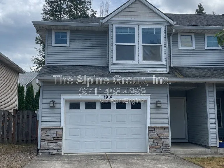 1914 27th Ave — Photo 1