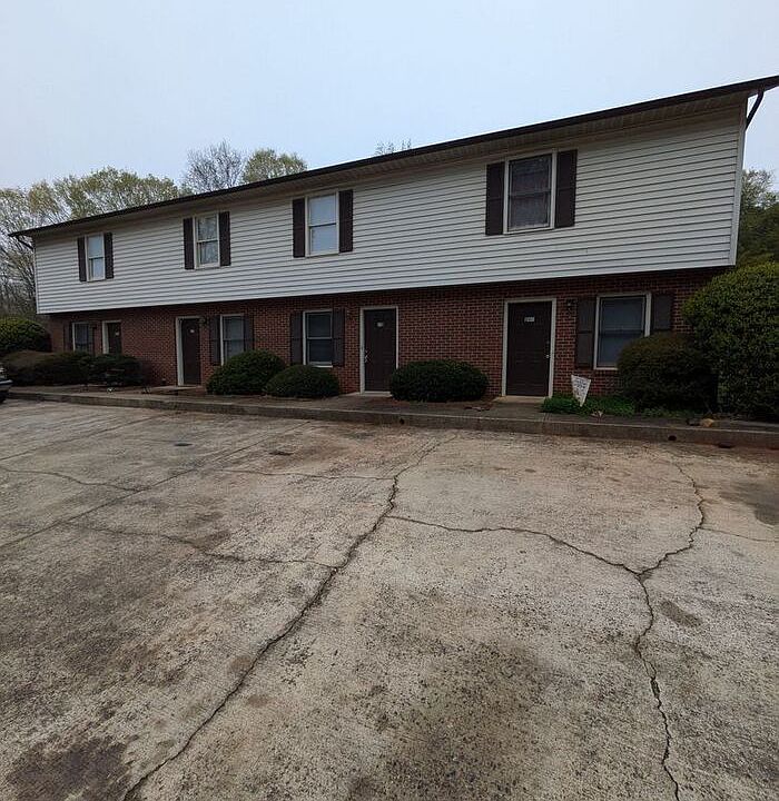 1st image of 226 Park Ln