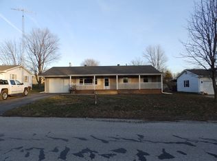 664 S Walnut St, Pittsfield, IL 62363