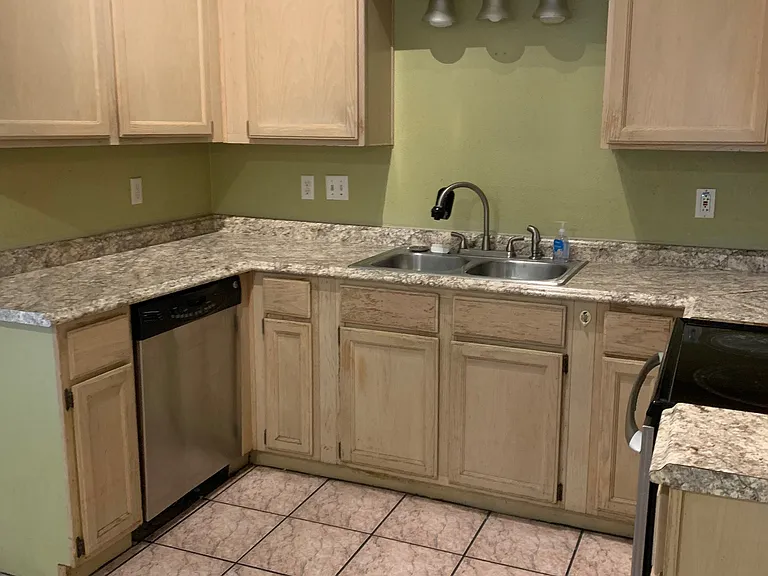1044 Henson Ct — Photo 40