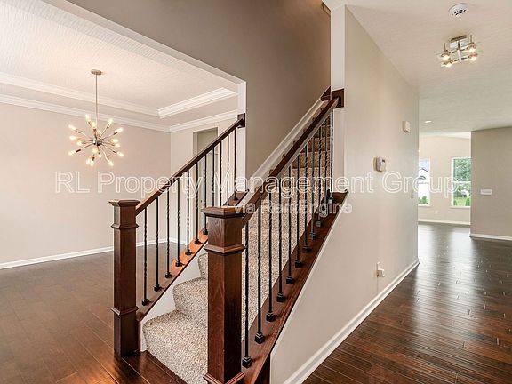 5th image of 578 Tallman St
