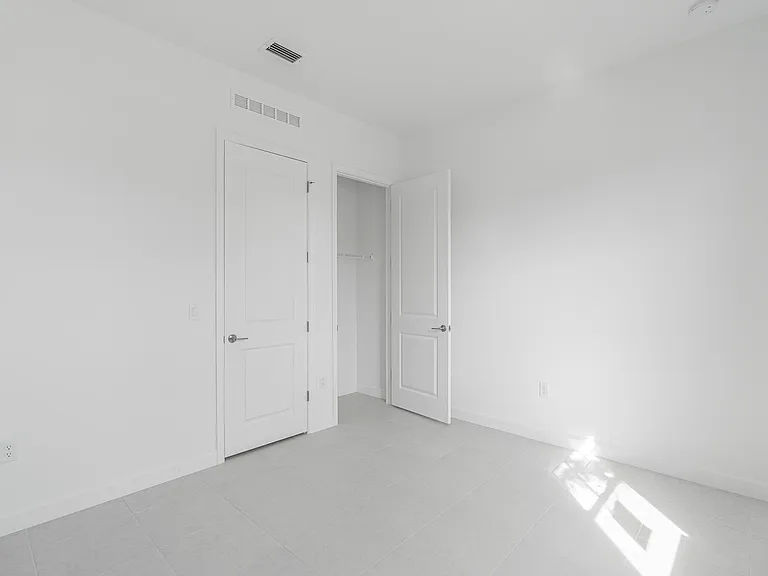 13885 SE Riversway St — Photo 20