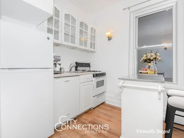 223 East 50th Street image 3 of 18