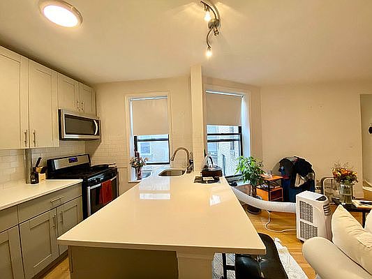 5th image of 1637 Nostrand Ave #3R