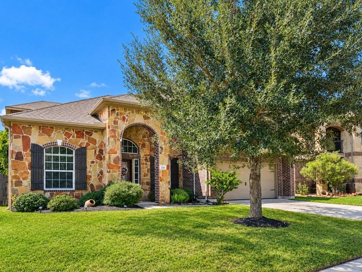 4 bed, 3.5 bath, 3282 sqft, $3,300 — Photo 4