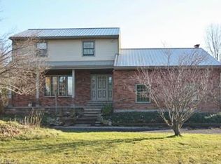 15465 Hart Rd, Montville, OH 44064