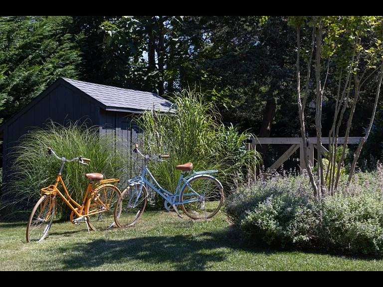 48 Middle Pond Rd — Photo 4