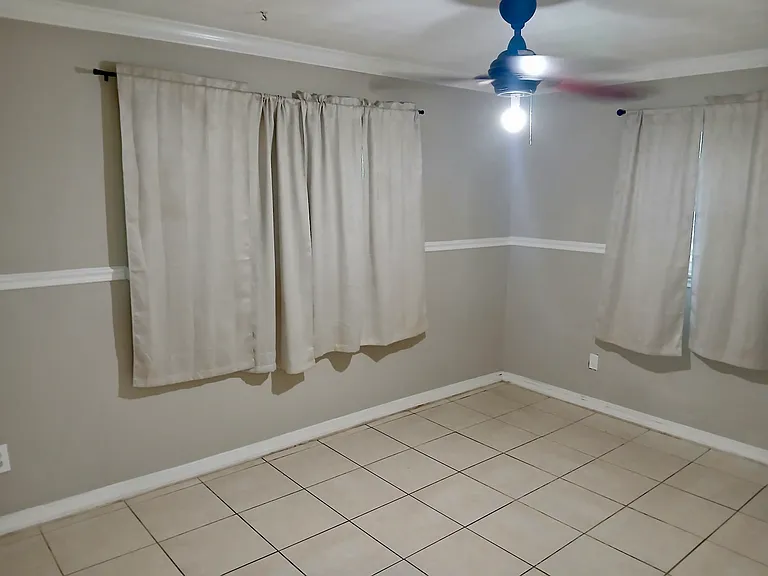 225 Avacado Ct #4 — Photo 12