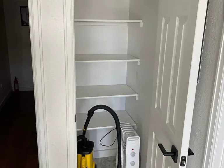 222 Hill St — Photo 8