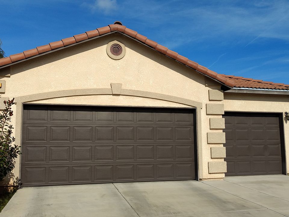 3 Car Garage