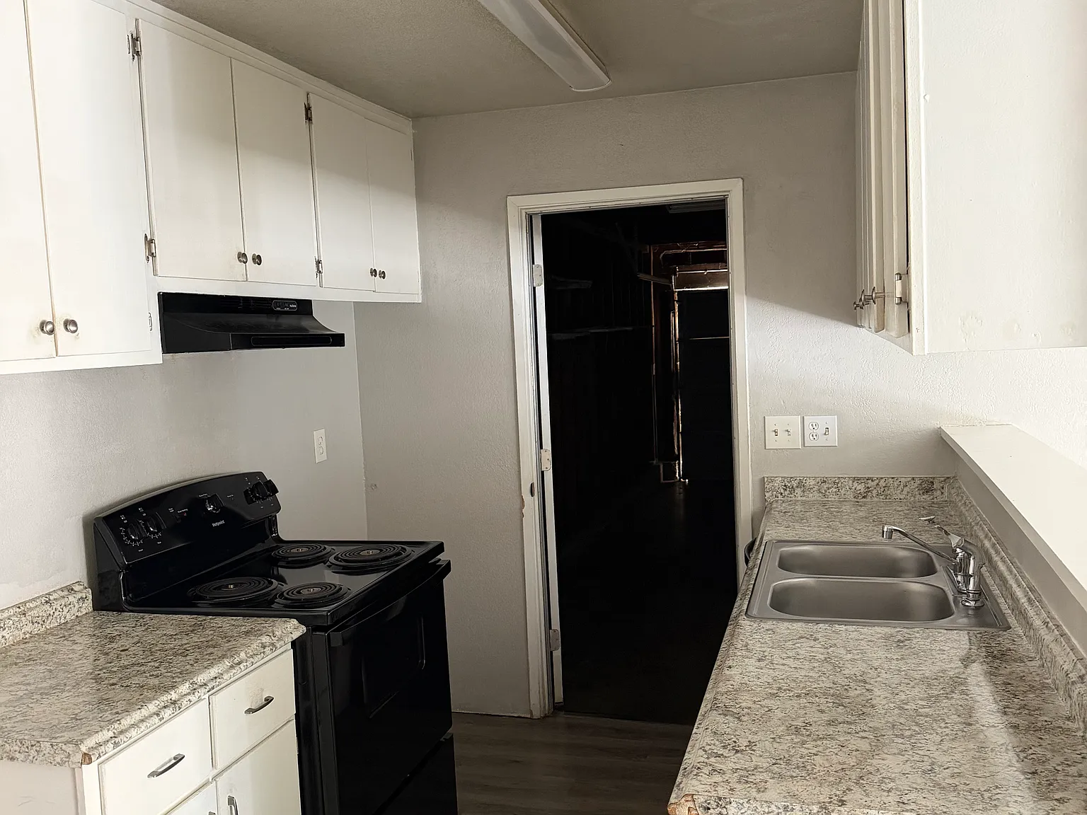 700 McCoy Ct — Photo 3