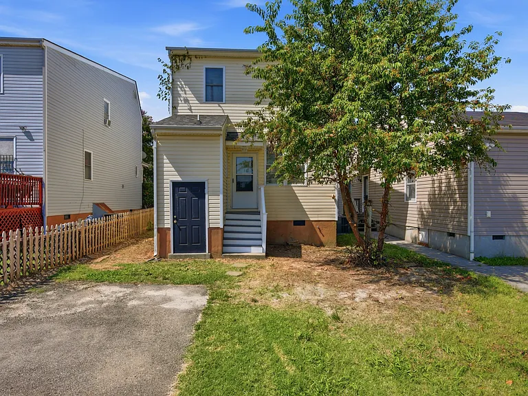 1706 W Moore St — Photo 36