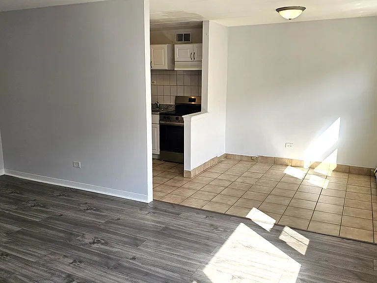 2025 W Granville Ave #305 — Photo 3