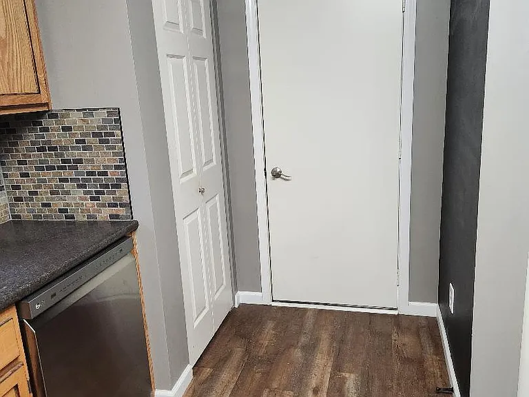 1927 Grafton Pl — Photo 17