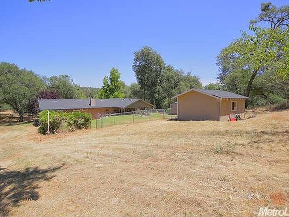 3rd image of 4700 Holiday Lake Dr