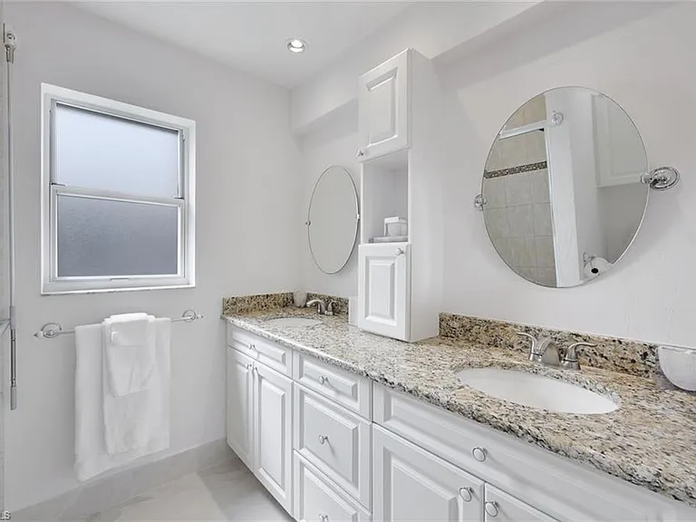 881 Gulf Pavilion Dr #201 — Photo 14