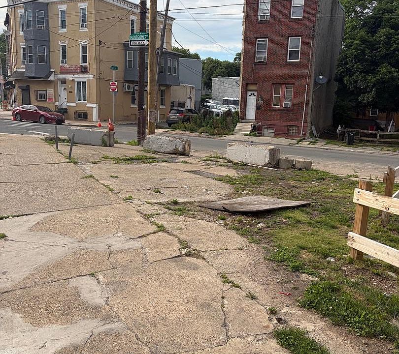 1st image of 2425 Ridge Ave