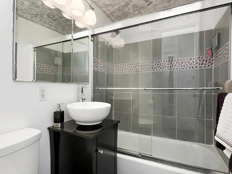 320 E 42nd St #1816 — Photo 3