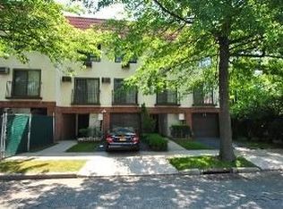 517 129th St, College Point, NY 11356