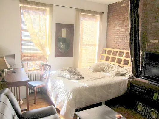 Rented by Chartwell Manhattan Realty | media 4