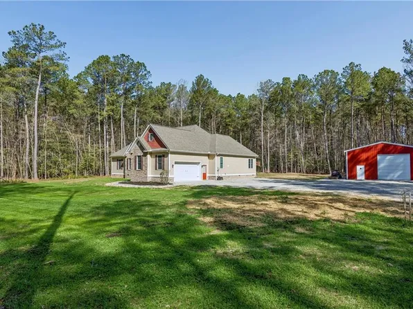 5903 Homeplace Ln, Gloucester, VA 23061