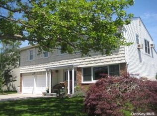 56 Reynolds Dr, Lido Beach, NY