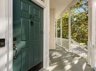 31 Skytop Rdg, Oakland, NJ 07436