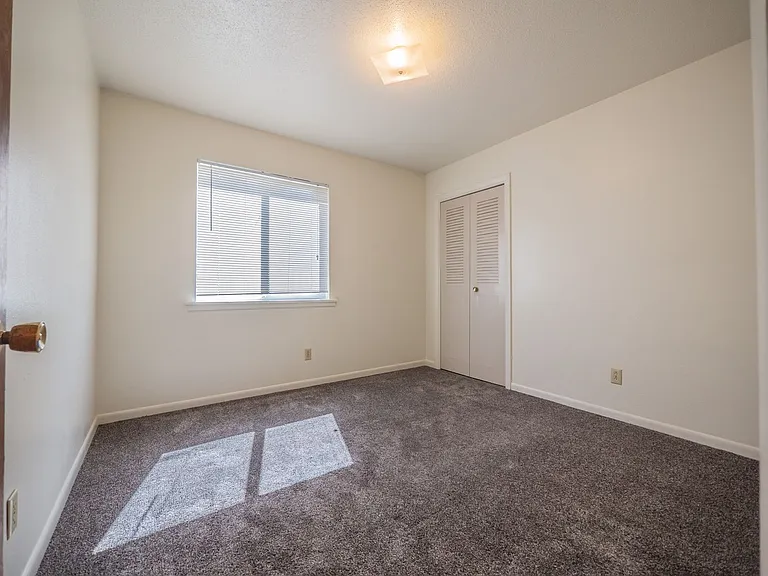 Campus View Apartments — Photo 53