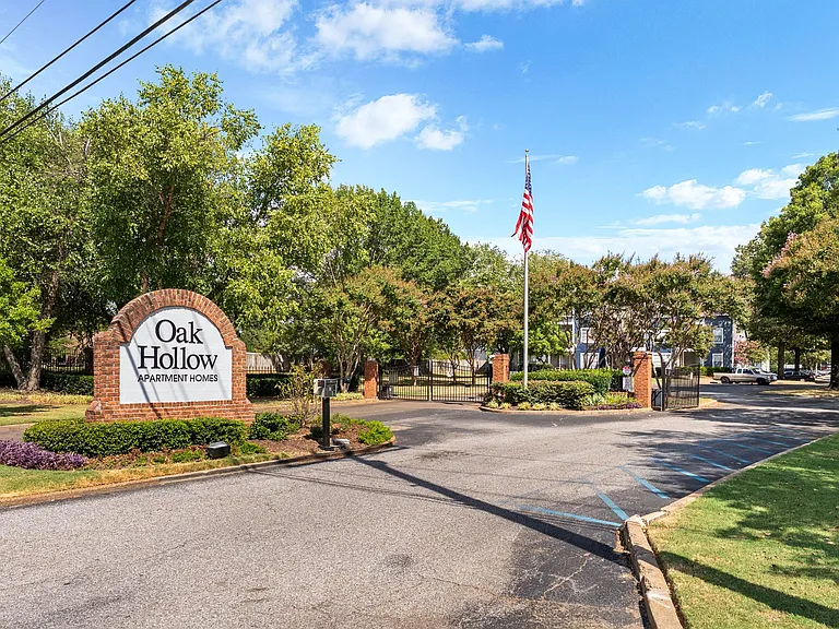 Oak Hollow Apartments — Photo 30