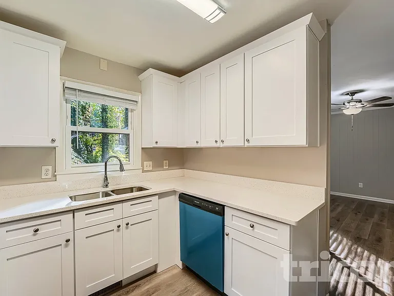 2381 Melody Ln NW — Photo 8